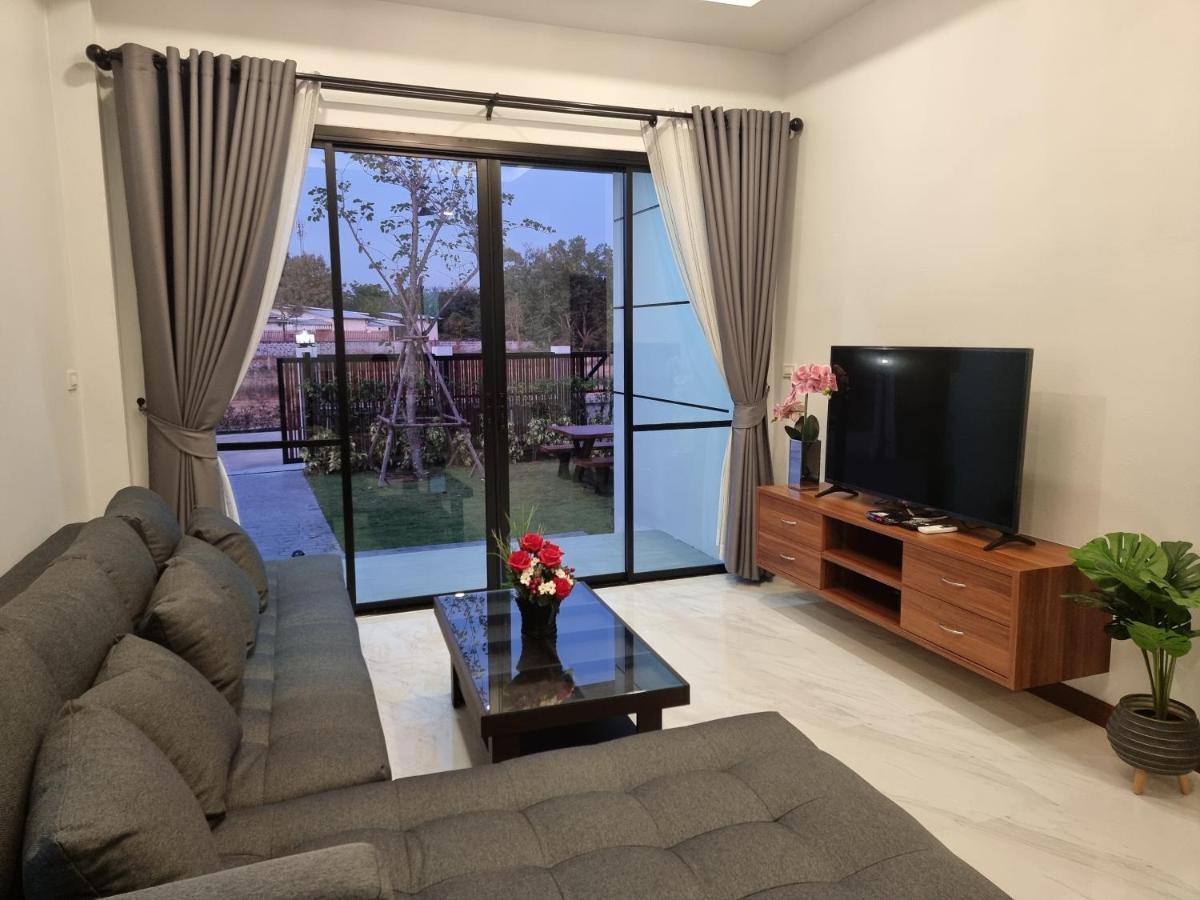 Villa Baan Dalah Buriram Extérieur photo
